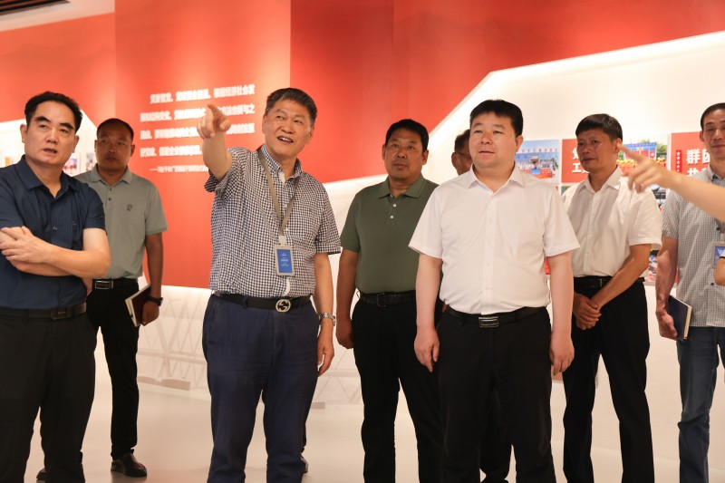 界首市委副书记、市长刘永春一行来华力考察交流