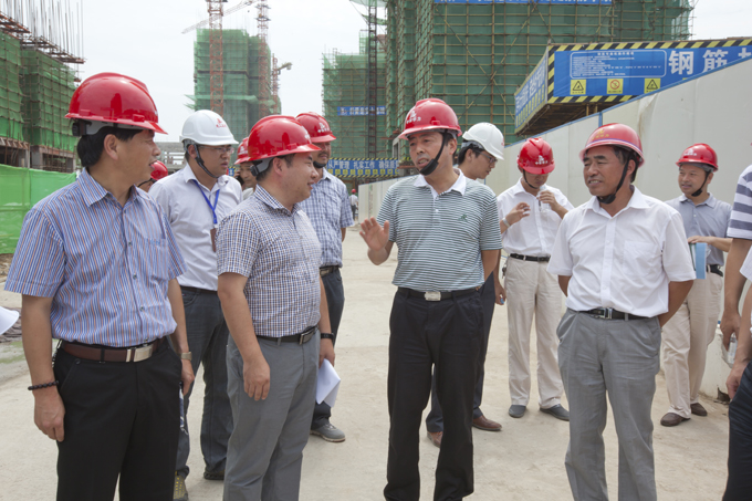 省安委会督查组莅临金色南郡项目现场督查